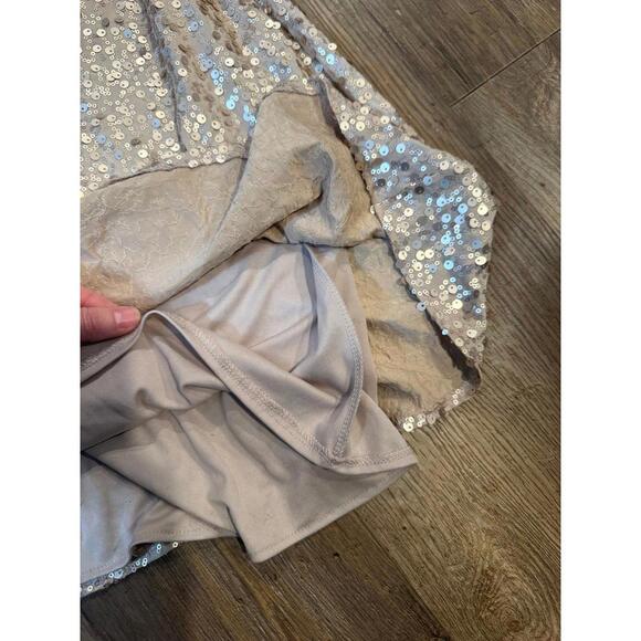 David’s Bridal Gold Sequin Sleeveless Low Back Formal Bridesmaid Dress Sz M - Picture 7 of 8